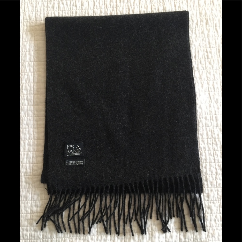 Jos A Banks charcoal grey cashmere scarf w/fringe